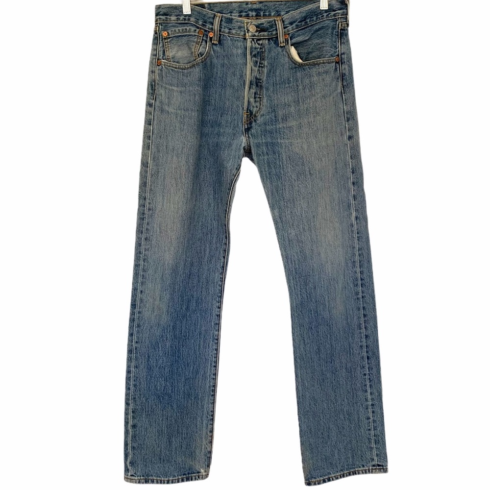 Vintage Levi's 501 32x32 Buttonfly Jeans